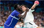 Handballer Renars Uscins gehörte auch gegen Frankreich zu Deutschlands besten Spielern. Foto: Brian Inganga/AP/dpa